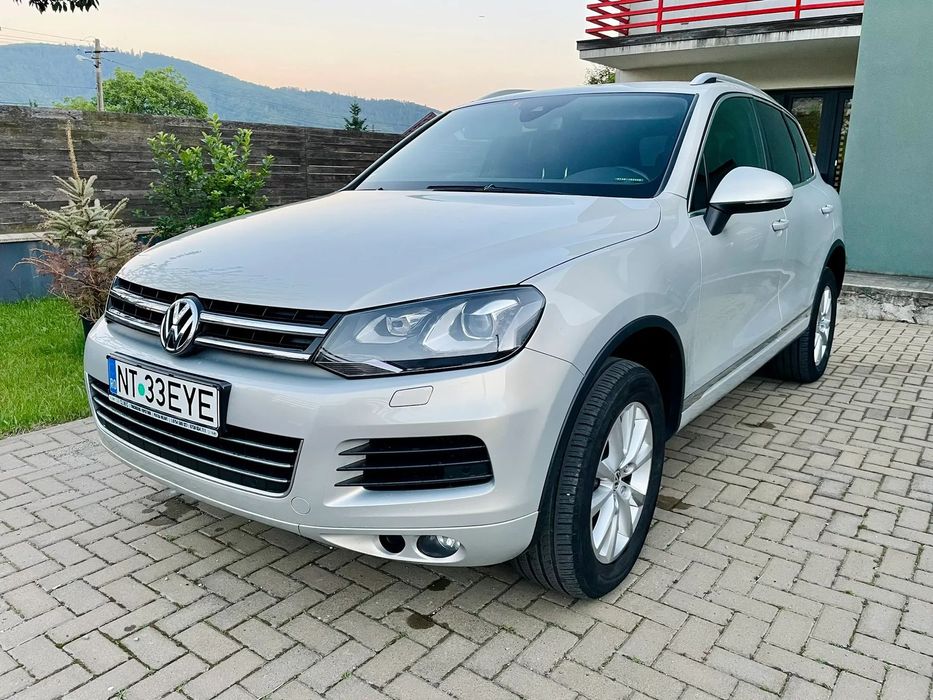 Volkswagen Touareg VW Touareg 7P 2011 | 3.0 V6 CASA | Pachet Exclusive & Piele Roșie |