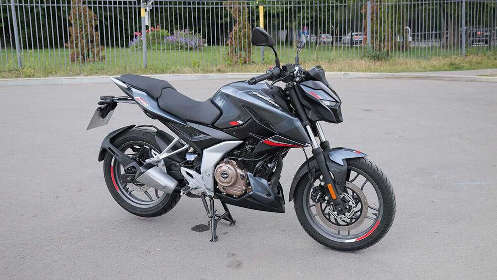 Мотоцикл  Bajaj Pulsar N250