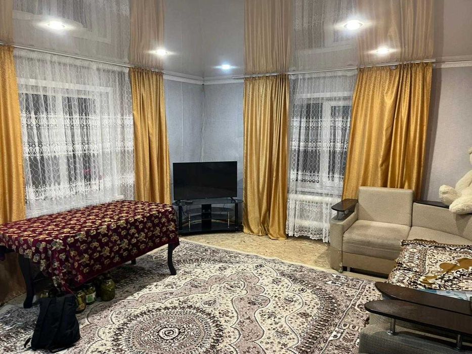 Продам просторный дом для большой семьи.