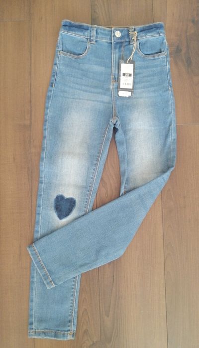 Детски нови дънки в размер 128/134