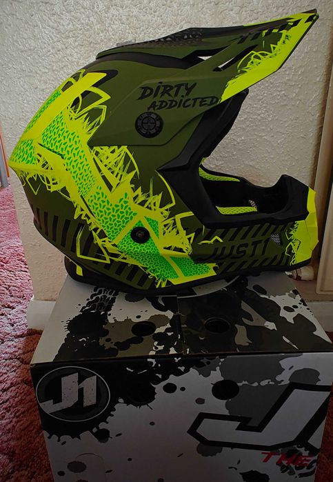 *НОВА*Мотокрос каска  JUST 1 L размер.