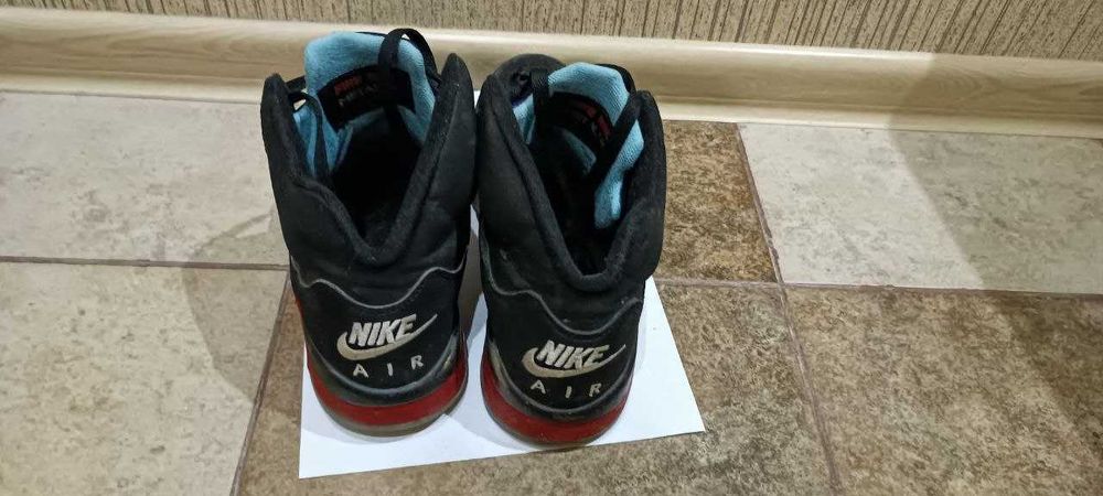 Nike air Jordan 5 retro черно-красные
