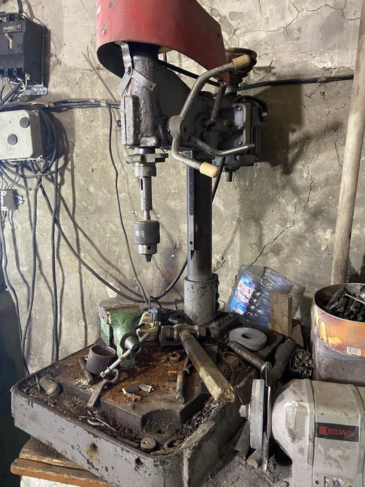 Сверлильный станок