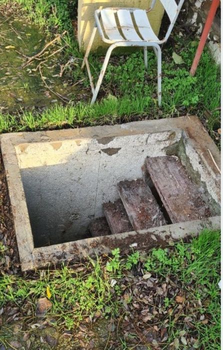 Teren 15 km de Bucuresti 2 constructii, fundatie 90mp, put apa, fosa..