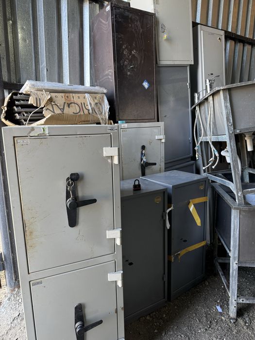 Сейфы для офисов и дома б/у