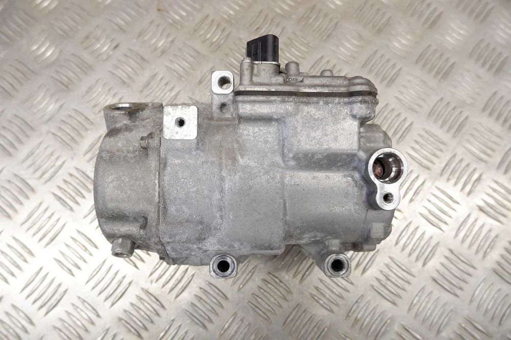 Compresor AC Lexus NX300h, RC300h, Toyota RAV4 Hybrid 042200-1690