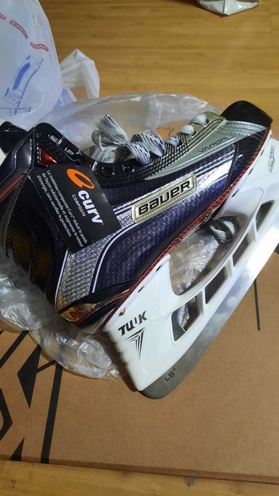Продам коньки BAUER VAPOR 1-X НОВЫЕ !!!