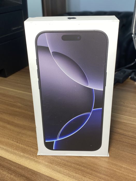 iPhone 16 Pro Max • 256 GB • Natural Titanium