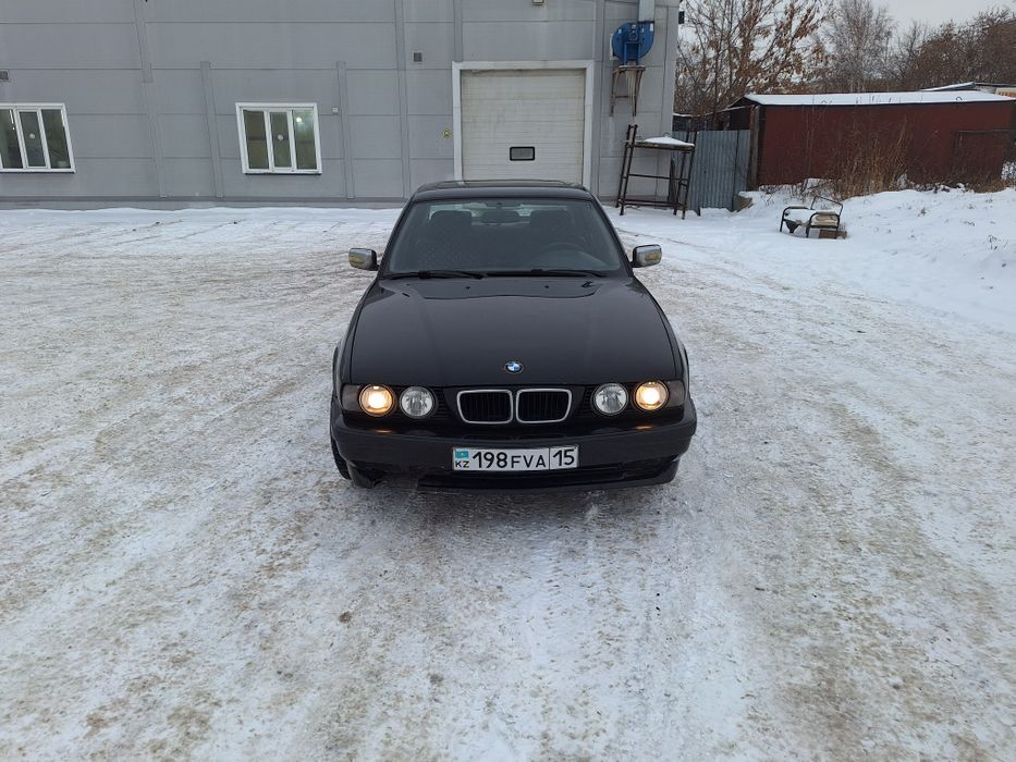 Продам машину бмв е 34
