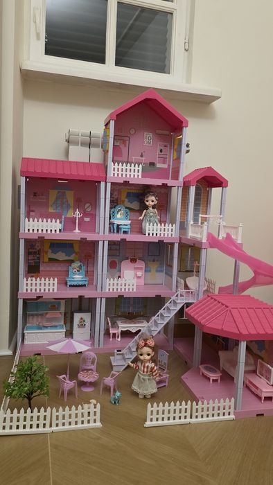 Игрушечный домик для девочек