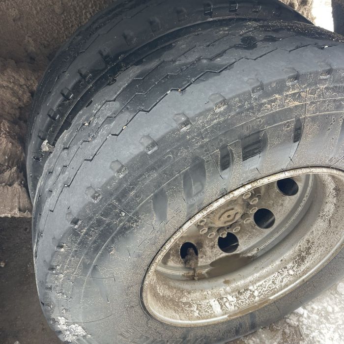 Резина на камаз безкамерка