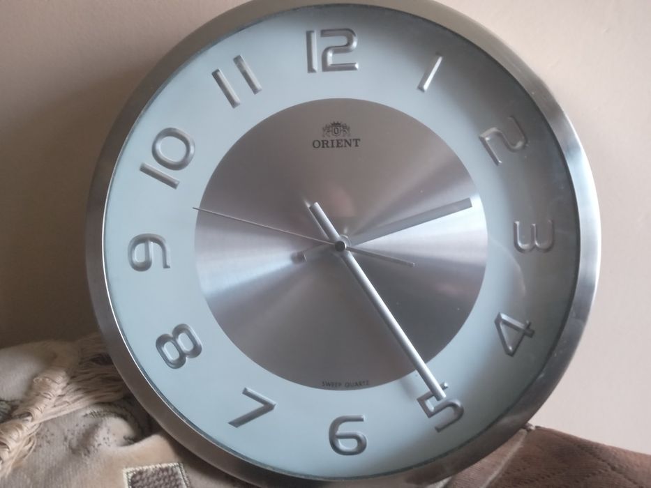 Продам часы настенные б/у