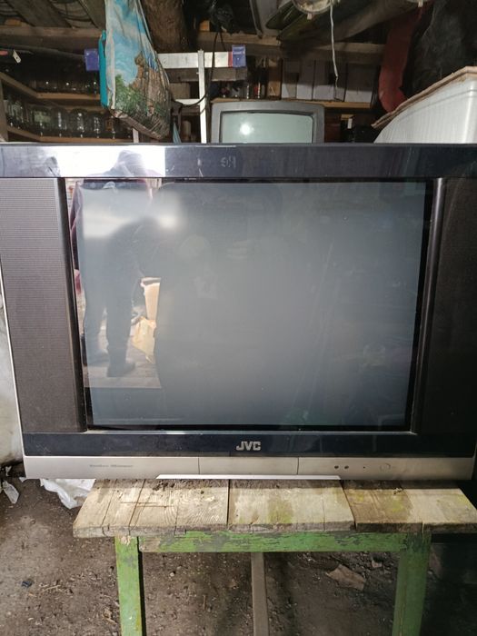 Телевизор JVC б/у