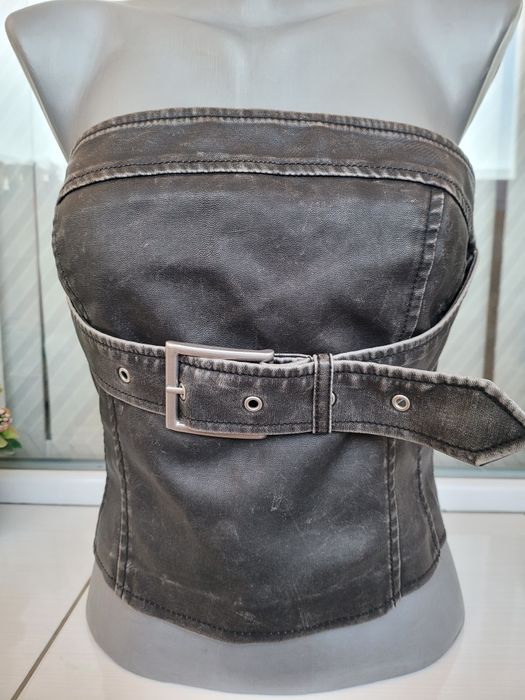 Ново кожено бюстие М и Л