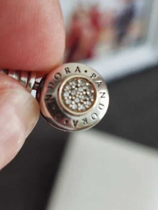Гривна Пандора|Pandora