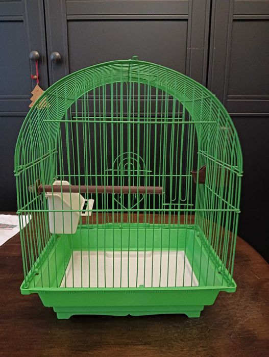 Colivie verde pentru peruși