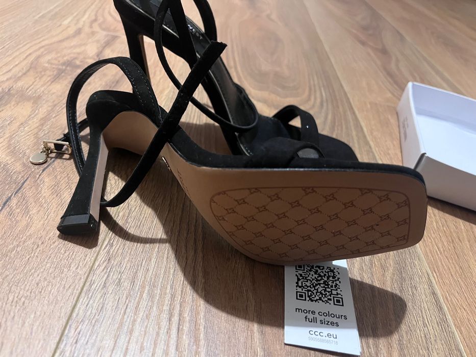 Черни нови сандали на ток Nine West