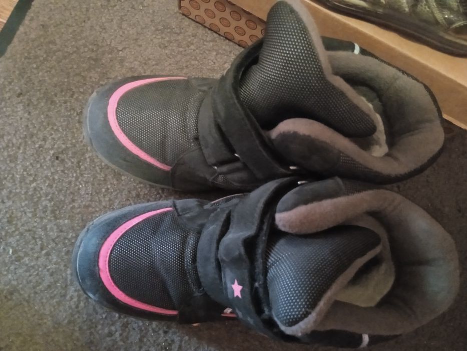 Продам детские сапоги на девочку