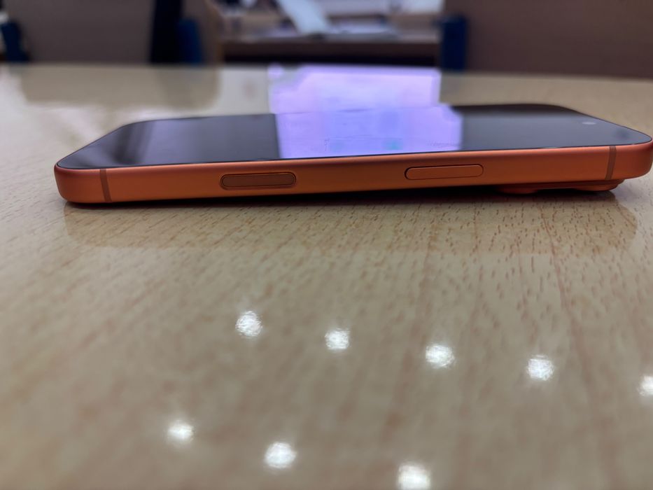 iPhone 17 Pro с гарантие