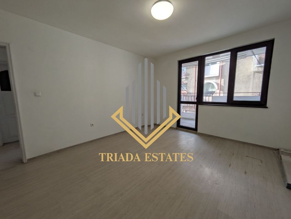 Продава се Тристаен апартамент в Бургас, Център - 152 кв.м за 1191 €/кв.м - Снимка #8