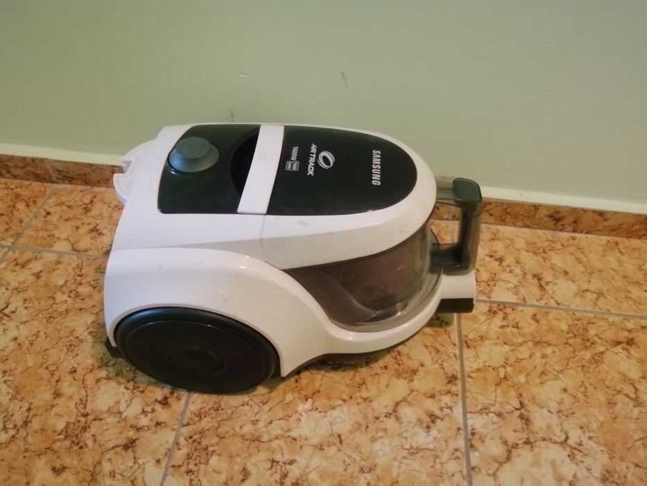 Продам пылесос цена 2500