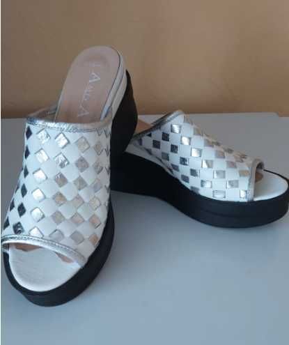 Босоножки женские