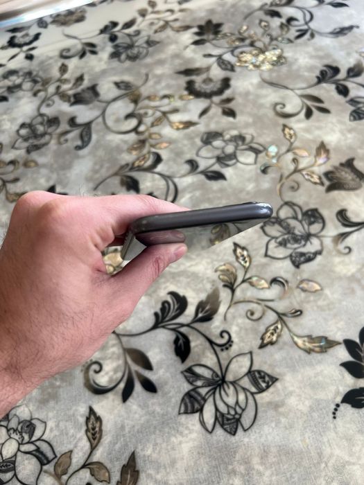 Продам IPhone 11 128gb