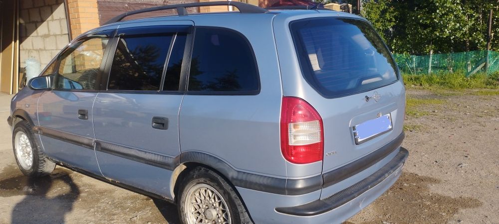 Опель зафира 2003 г.в.