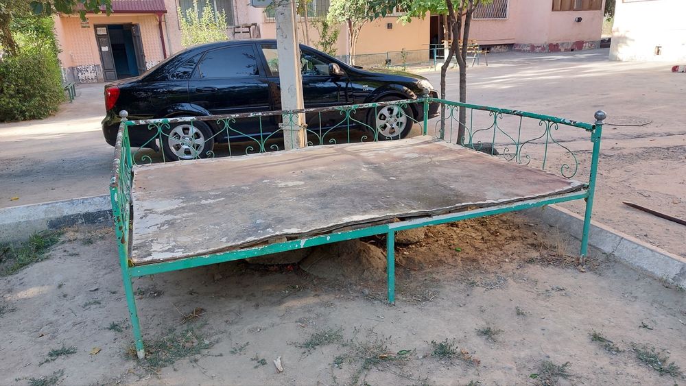 Тапчан кровать.