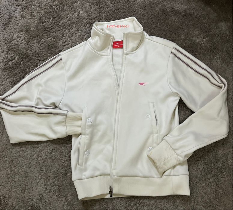 Спортивная кофта (олимпийка)