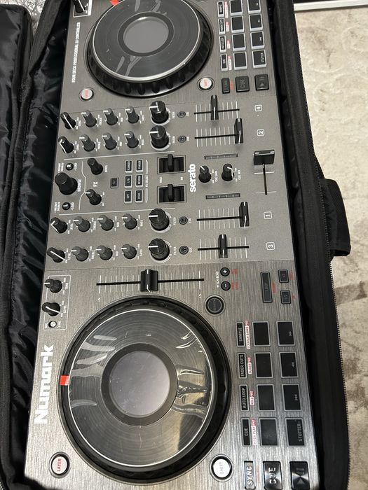 Dj controler Numark ns4fx