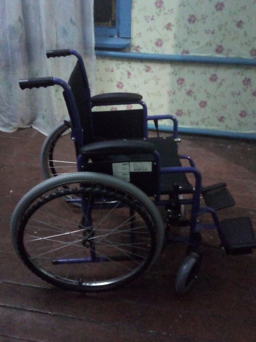Продам две инвалийдные коляски