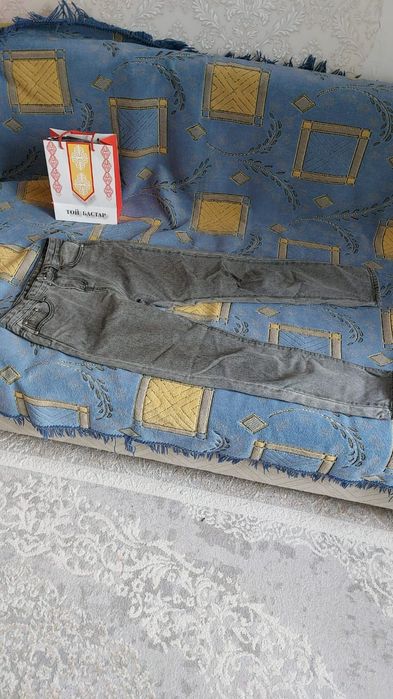 Продам срочно джинсы