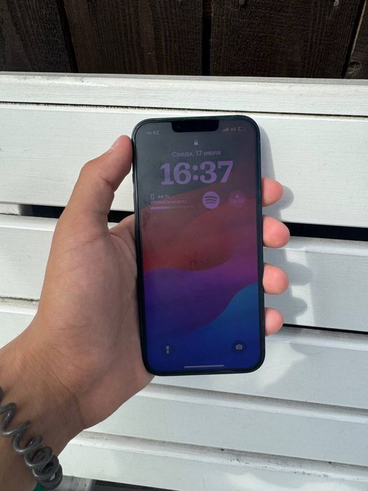 Айфон 13 в тёмно синем цвете