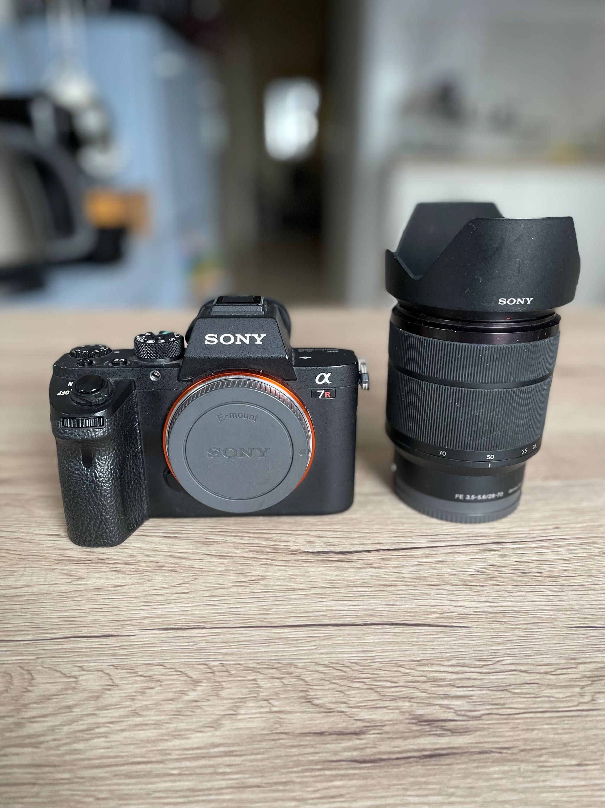 Sony a7 r2 тяло, обектив Sony FE 28-70mm f/3.5-5.6 и аксесоари гр ...