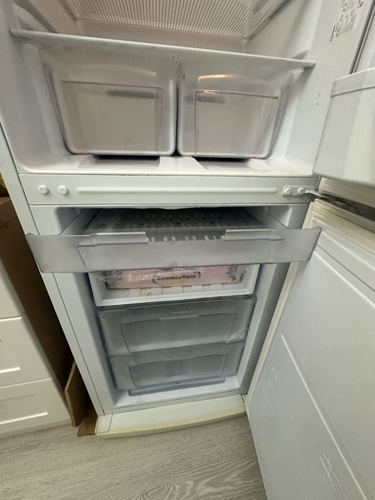Холодильник indesit Б/У