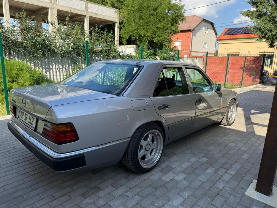 MERCEDES-BENZ E-Class 1992 — imagine 4