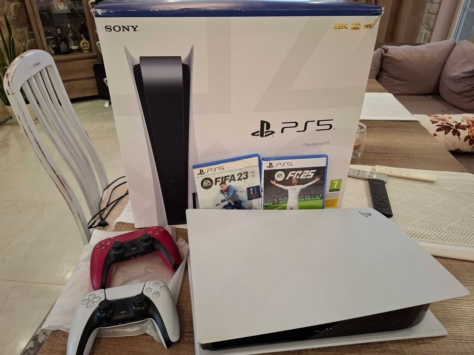 Playstation 5 + 2 контролера