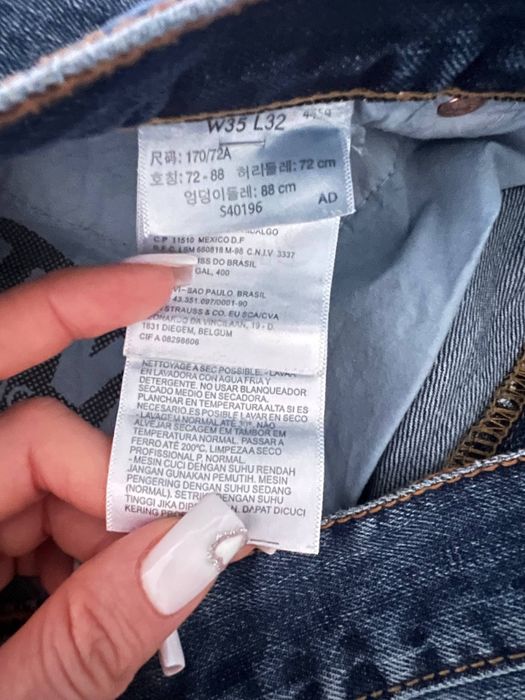 Blugi bărbătești de la marca Levi’s