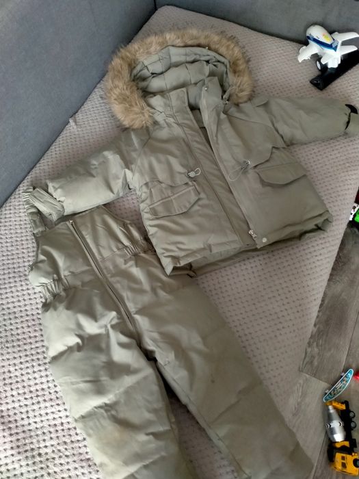 Продам зимний костюм на ребенка