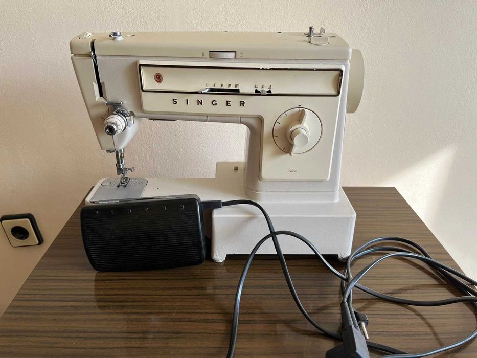 Електрическа шевна машина SINGER  522