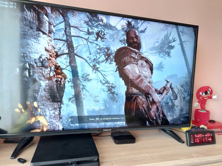 Playstation 4 (ps4) Slim 500GB - 9.00 с 1 джойстик и 9 игри