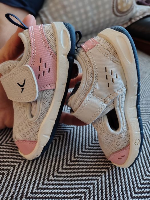 Sandale Decathlon mărimea 22 stare foarte buna