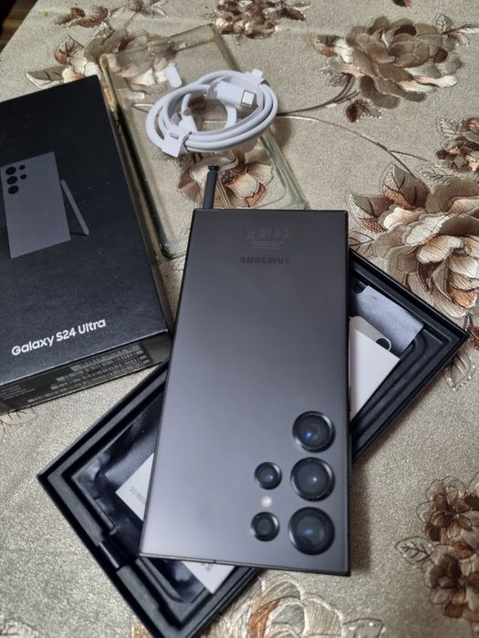 Samsung Galaxy S24 Ultra 256gb/Negru ca și nou