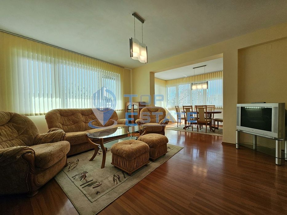 Многостаен, обзаведен апартамент в широкия център в град Велико Търно