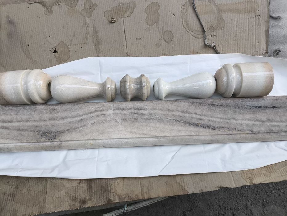 Мраморные балясины и перила