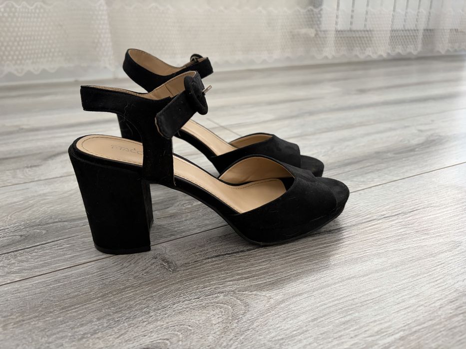 Туфли открытые женские