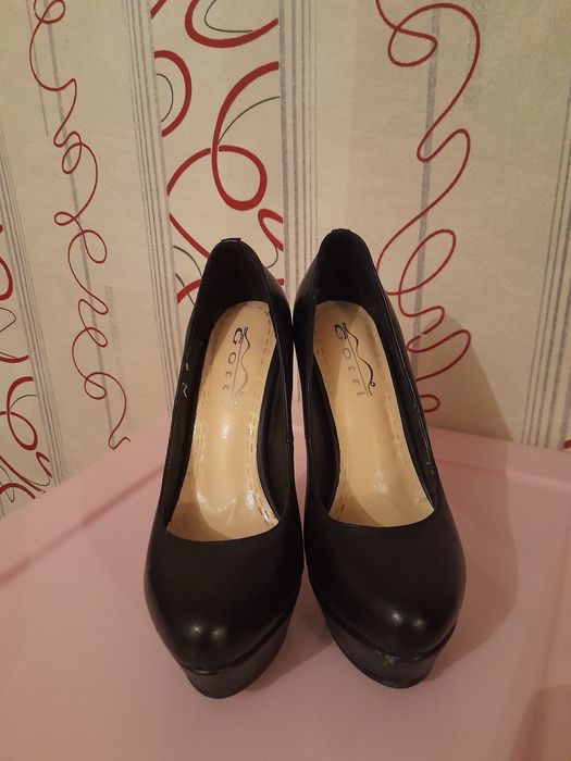 Туфли женские ..