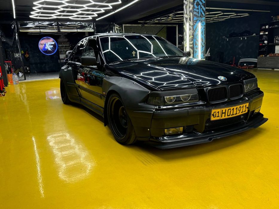 Продаеться BMW E36 в обвесе Rocket Bunny