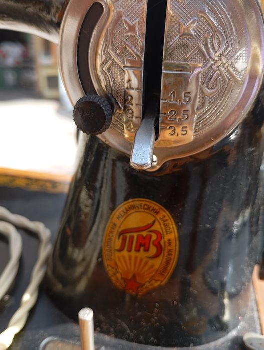 Продаю швейную машинку советский